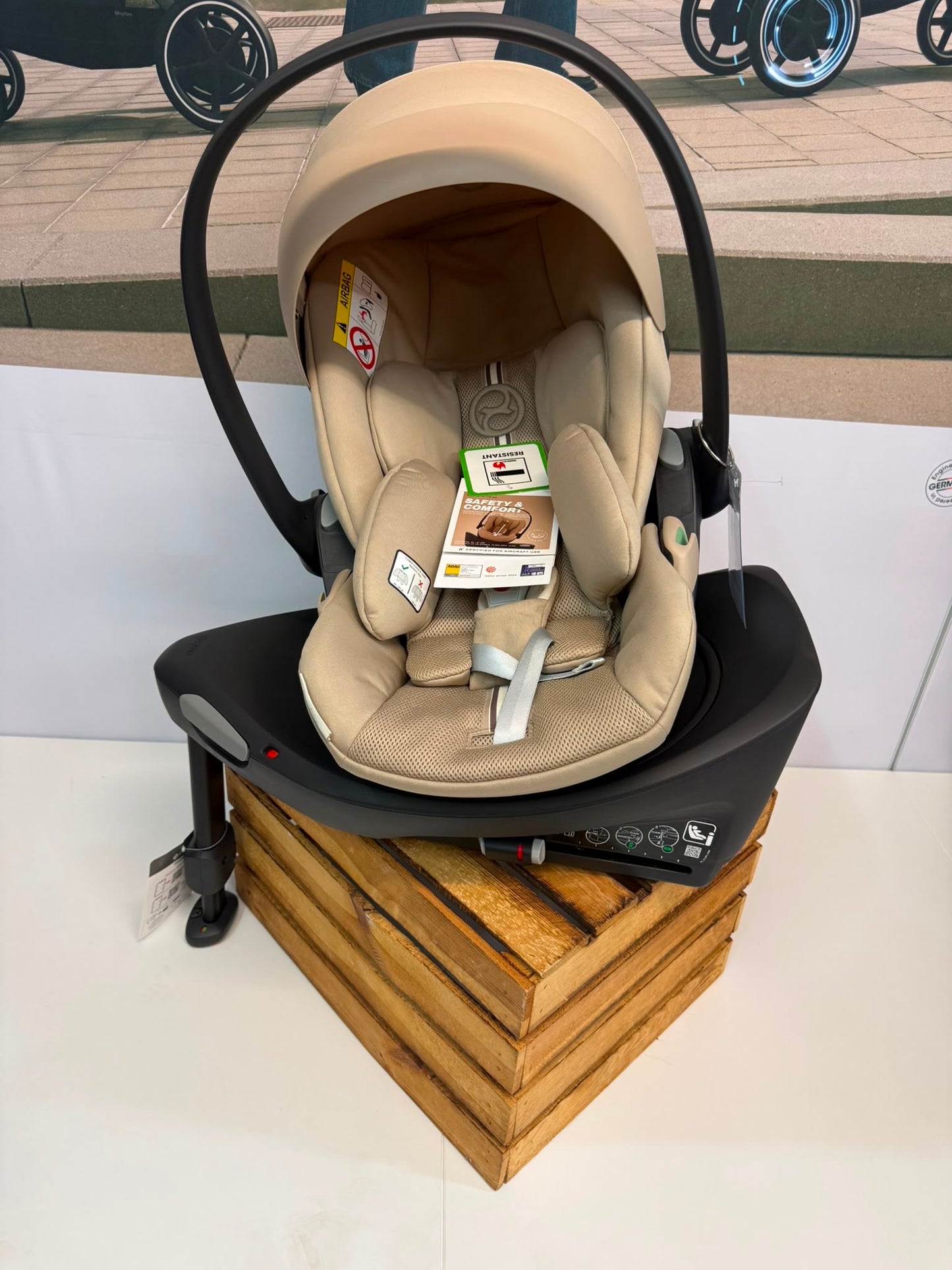 Cybex cloud g & sirona g & 360 base ~ ex display ~ Birmingham store