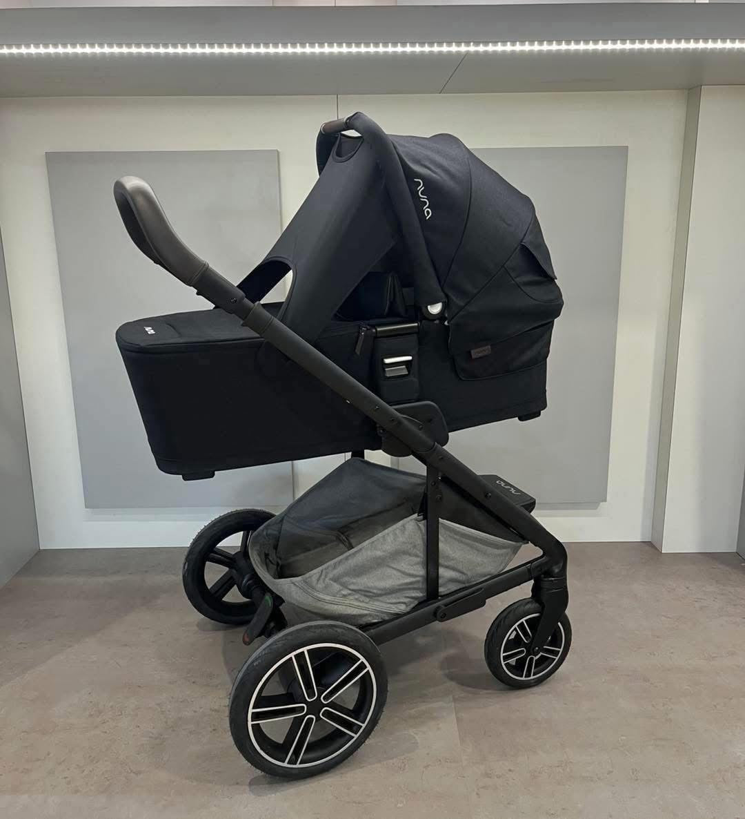 Nuna MIXX Next + PIPA Next Generation Travel System Bundle - Mineral/Caviar No Isofix Base