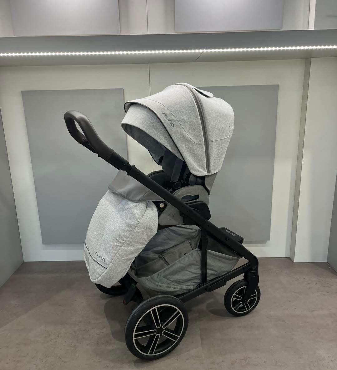 Nuna MIXX Next + PIPA Next Generation Travel System Bundle - Mineral/Caviar No Isofix Base