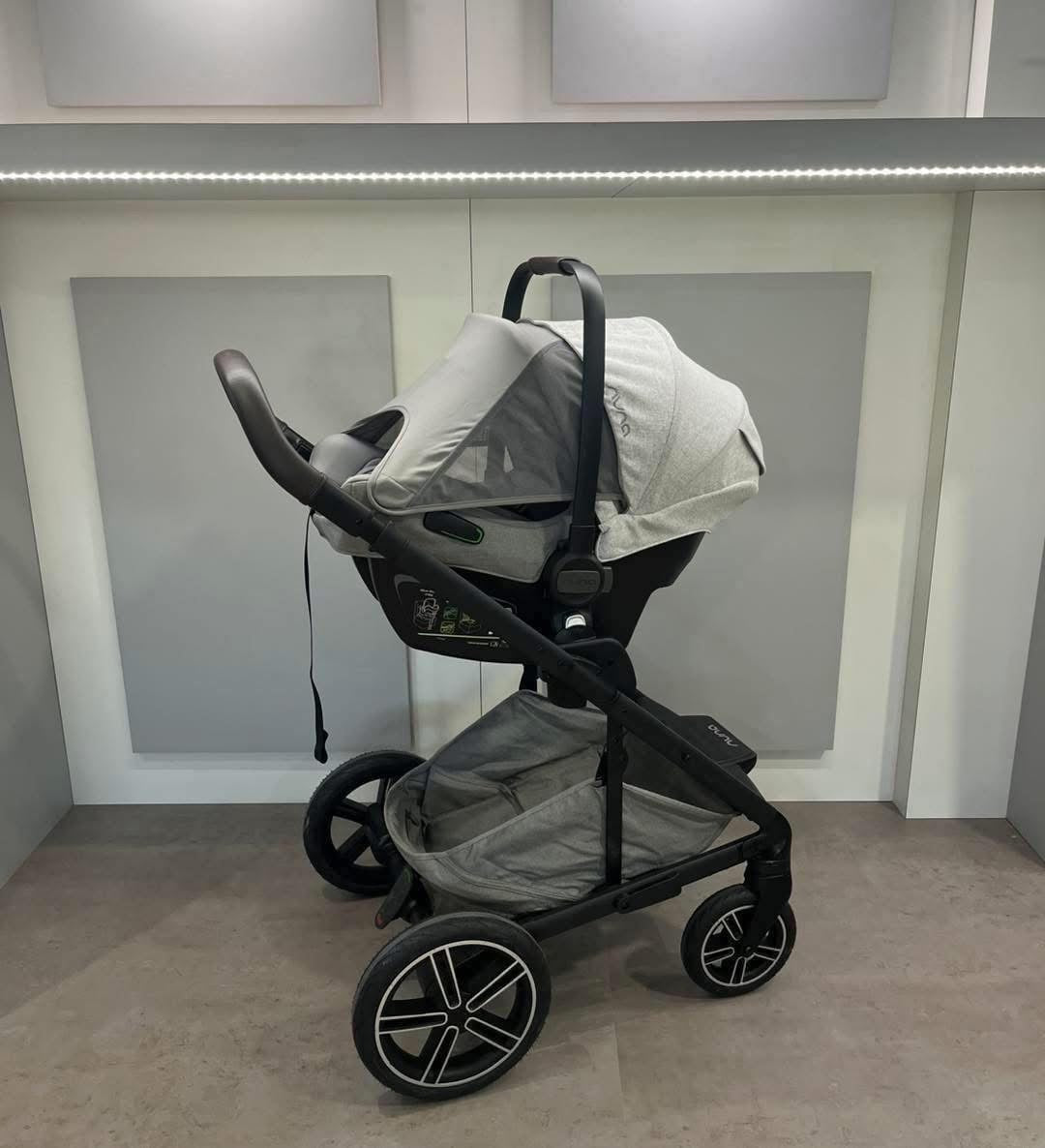 Nuna MIXX Next + PIPA Next Generation Travel System Bundle - Mineral/Caviar No Isofix Base