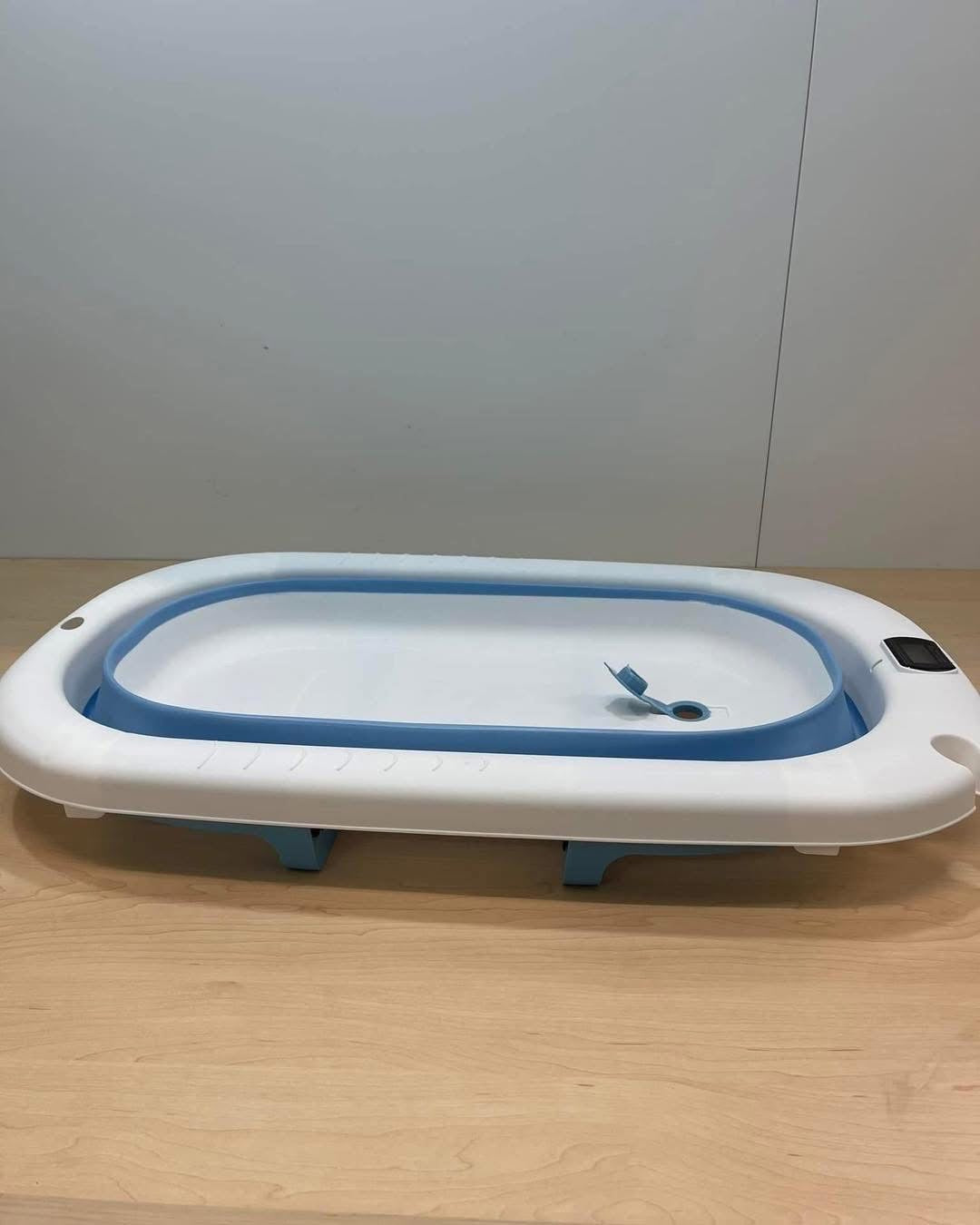 Folding Bath With Built In Thermometer Blue