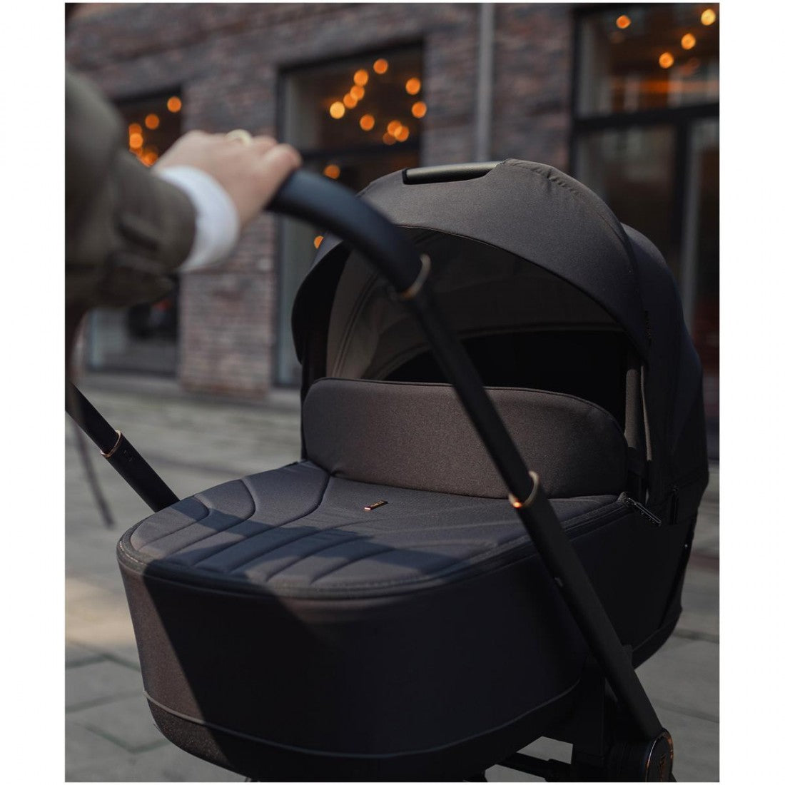 Venicci Claro 3 in 1 with Tiago 360 Car Seat + Base Complete Travel System Bundle, Noir