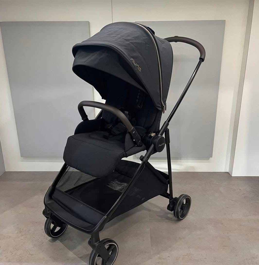 Nuna Ixxa With Carrycot , Stroller and Pipa Urbn *Ex Display