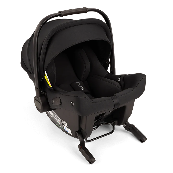 Nuna Ixxa With Carrycot , Stroller and Pipa Urbn *Ex Display