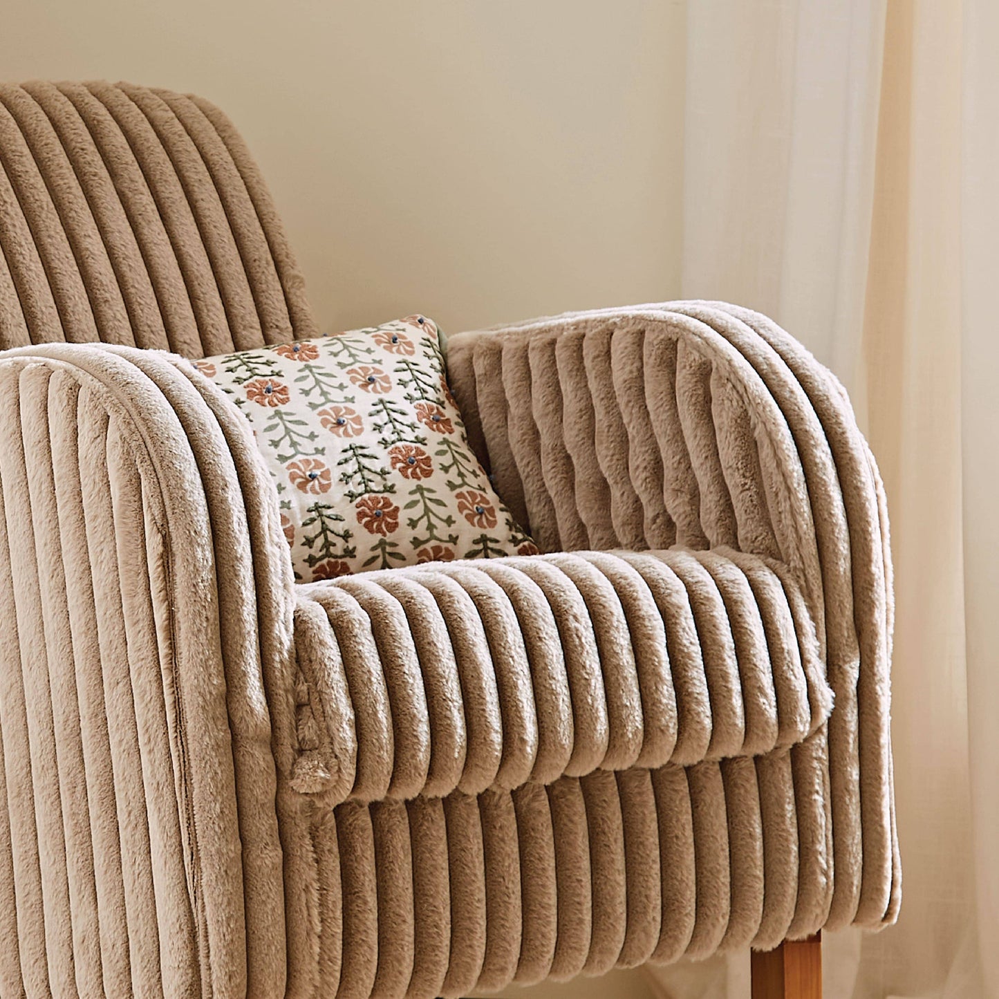 Cuddle Co Etta Faux Fur Nursing Chair - Mink