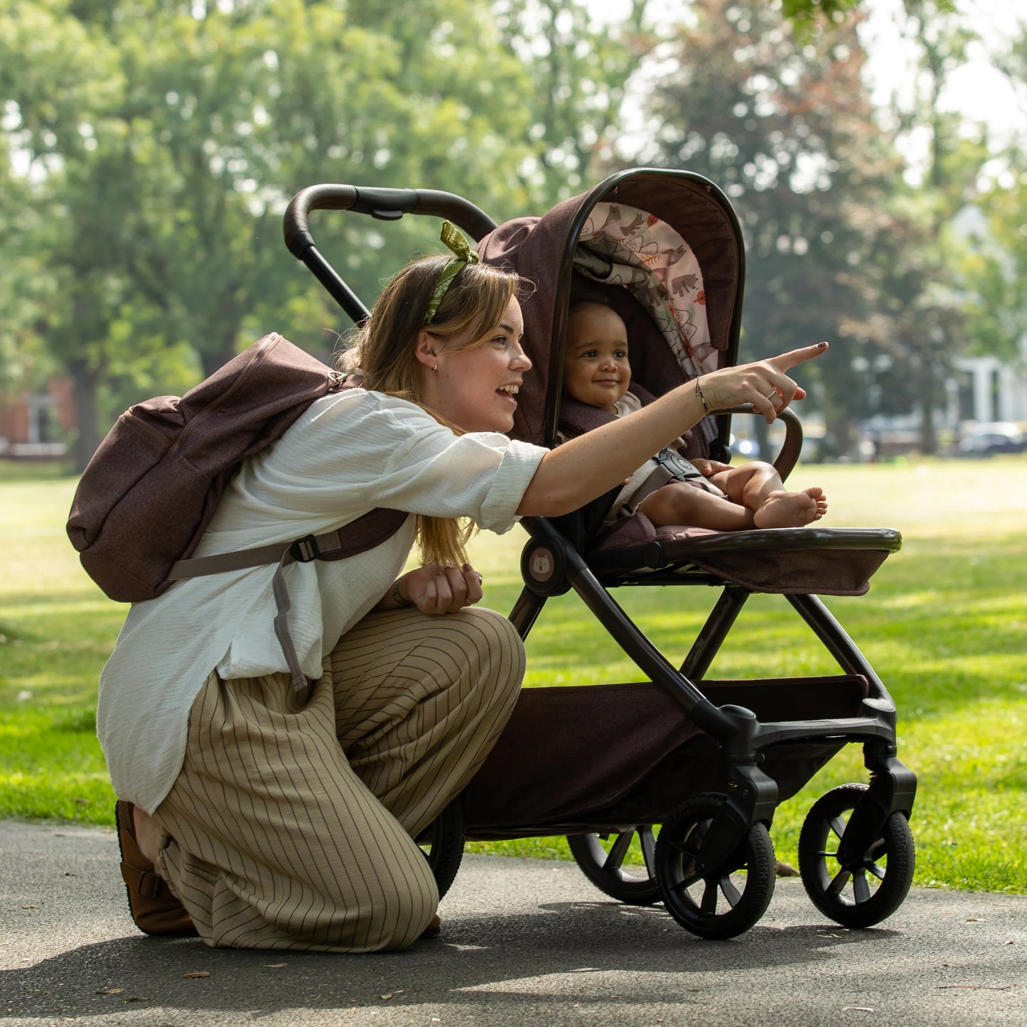 Cosatto Giggle 4 Special Edition Pram and Accessory Bundle Bear Hug *Pre Order End Of September Delivery
