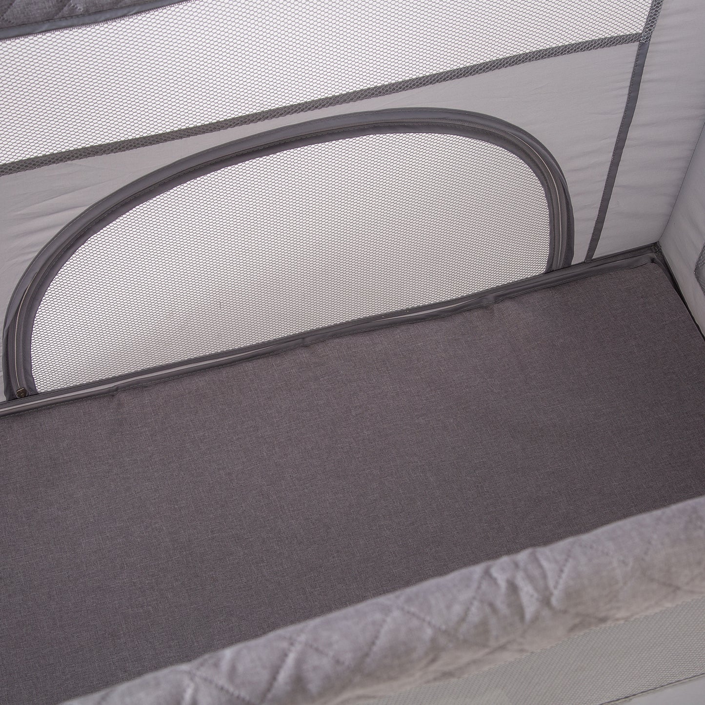 Dreamer Bedside Crib with Newborn Bassinette