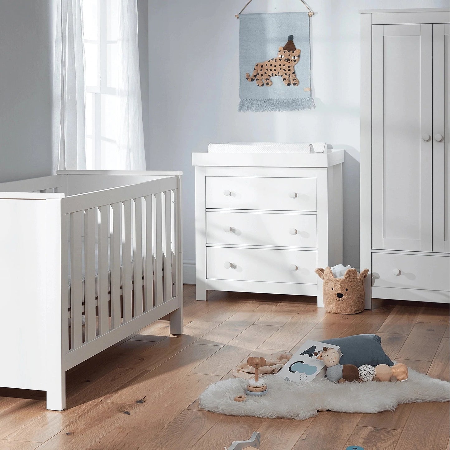 Cuddle Co Aylesbury 3 Piece Nursery Furniture Set (Cot Bed, Dresser & Wardrobe) - White