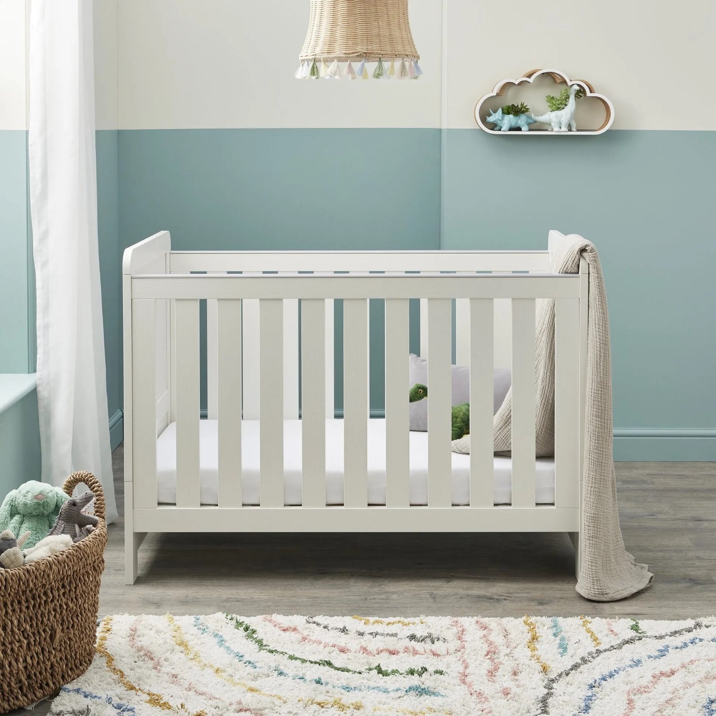 Babymore Caro Mini Cot Bed – white wash