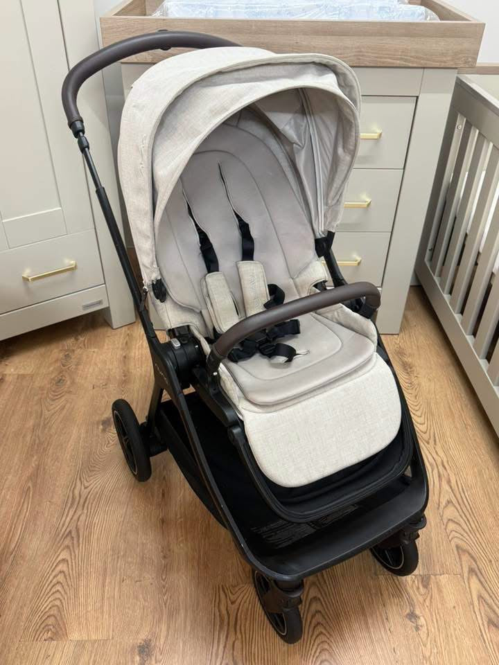 Nuna Triv Next bundle ~ Biscotti ~ ex display Birmingham store