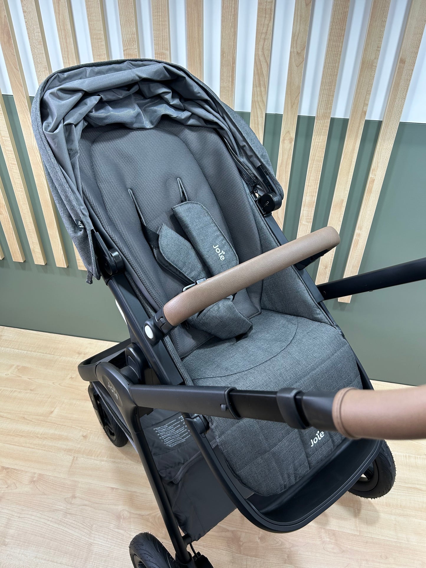 Joie Honour & isnug 2 car seat * Ex display Birmingham Store