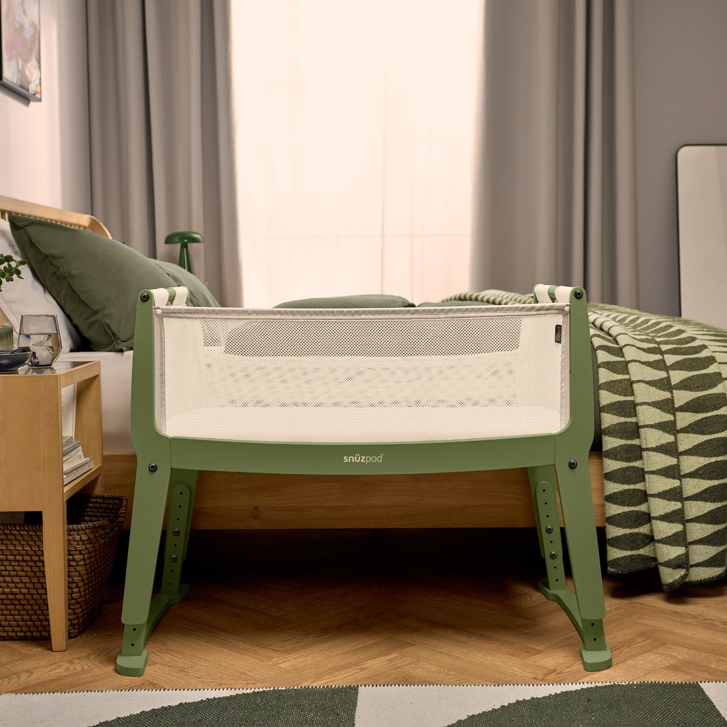 SnuzPod Studio Bedside Crib Tokyo