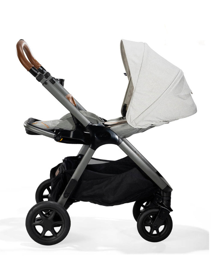 Joie Signature Finiti + Ramble Carrycot - Oyster Ex display