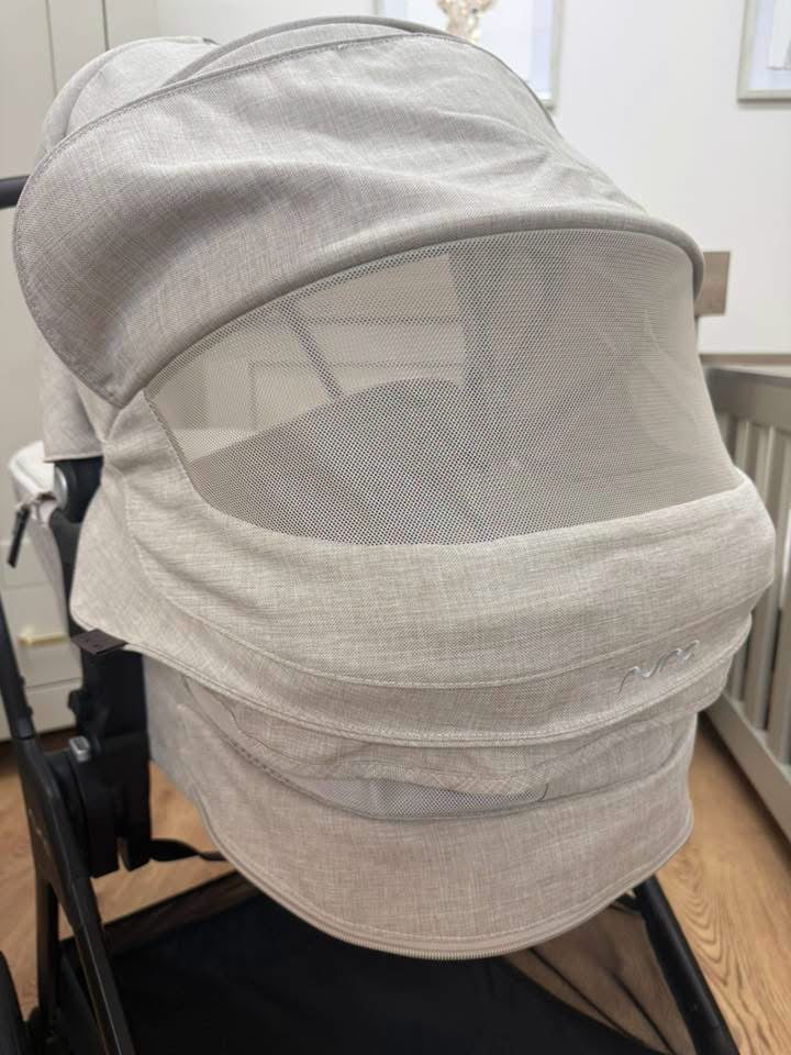 Nuna Triv Next bundle ~ Biscotti ~ ex display Birmingham store