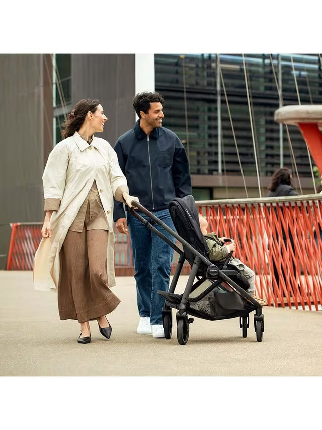 Nuna Swiv pushchair ~ Caviar ~ open box Birmingham store