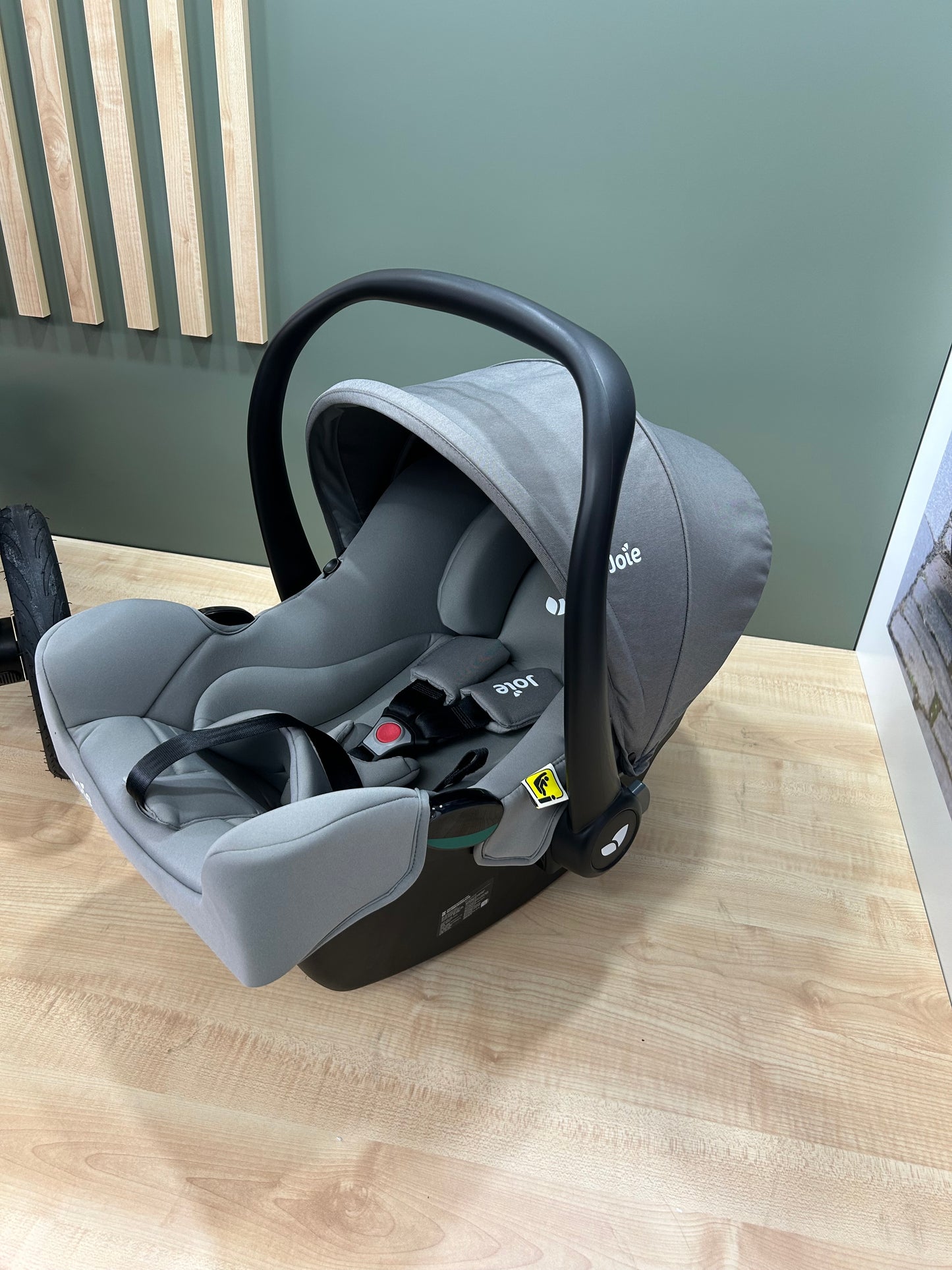 Joie Honour & isnug 2 car seat * Ex display Birmingham Store