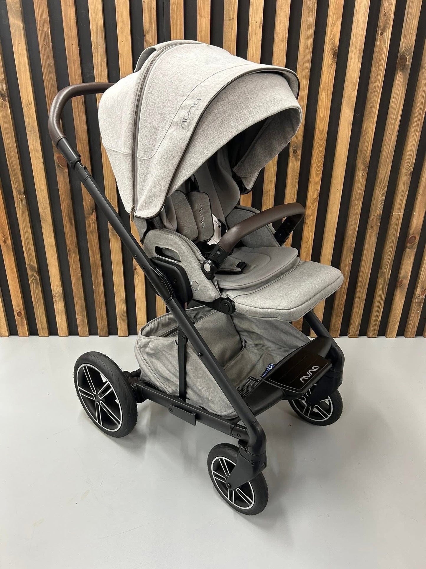 Nuna MIXX Next + PIPA Next Generation Travel System Bundle - Mineral with Hazlewood ~ ex display ~ Birmingham store