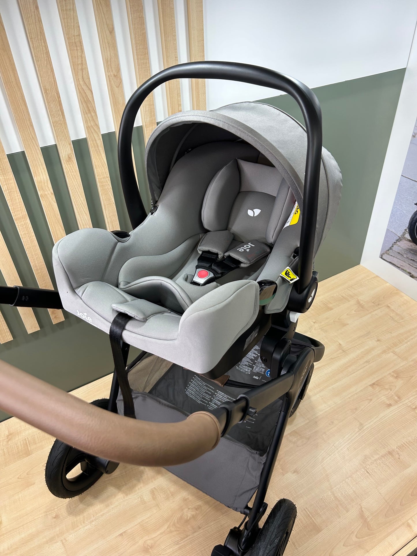 Joie Honour & isnug 2 car seat * Ex display Birmingham Store
