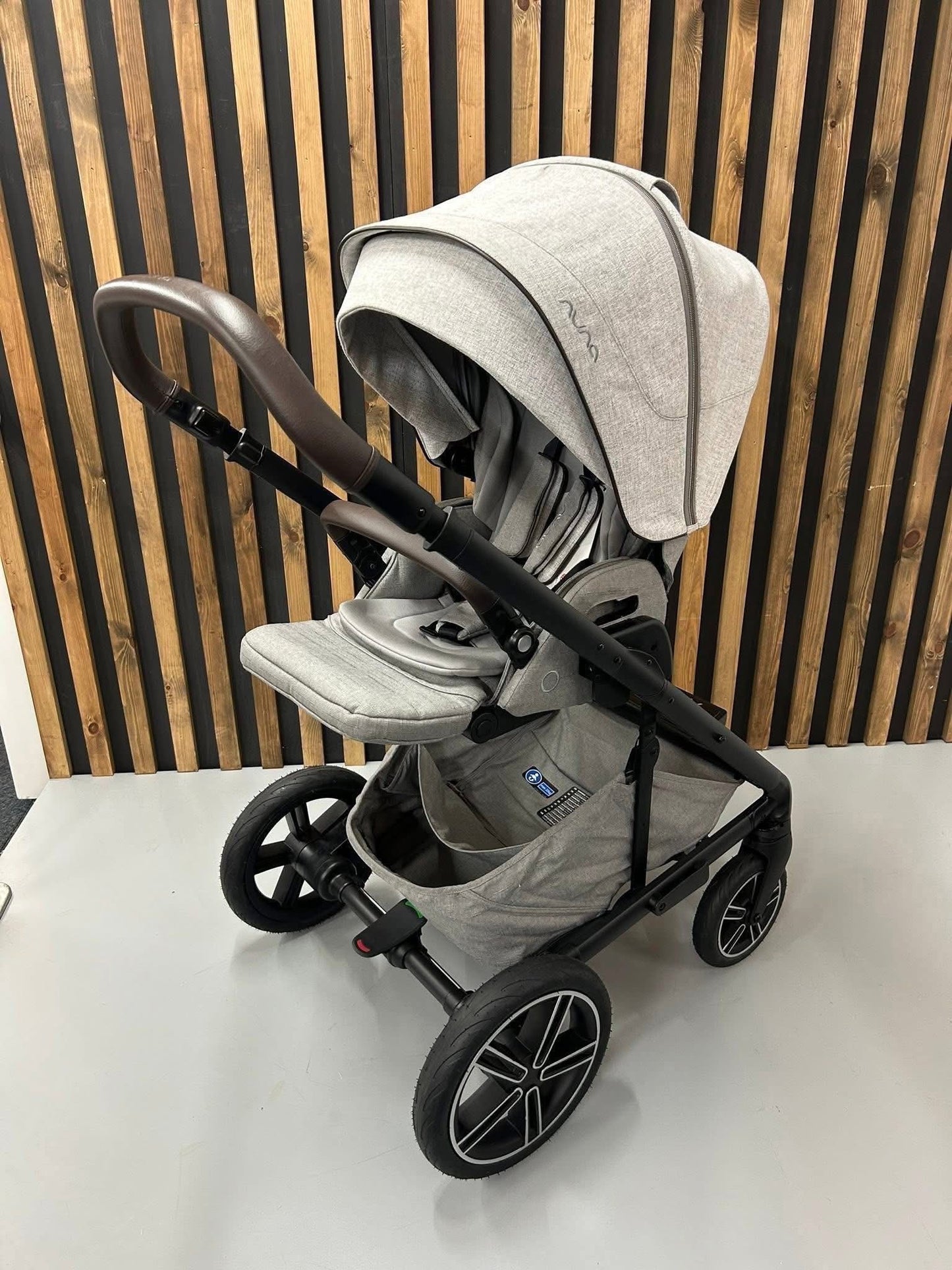 Nuna MIXX Next + PIPA Next Generation Travel System Bundle - Mineral with Hazlewood ~ ex display ~ Birmingham store
