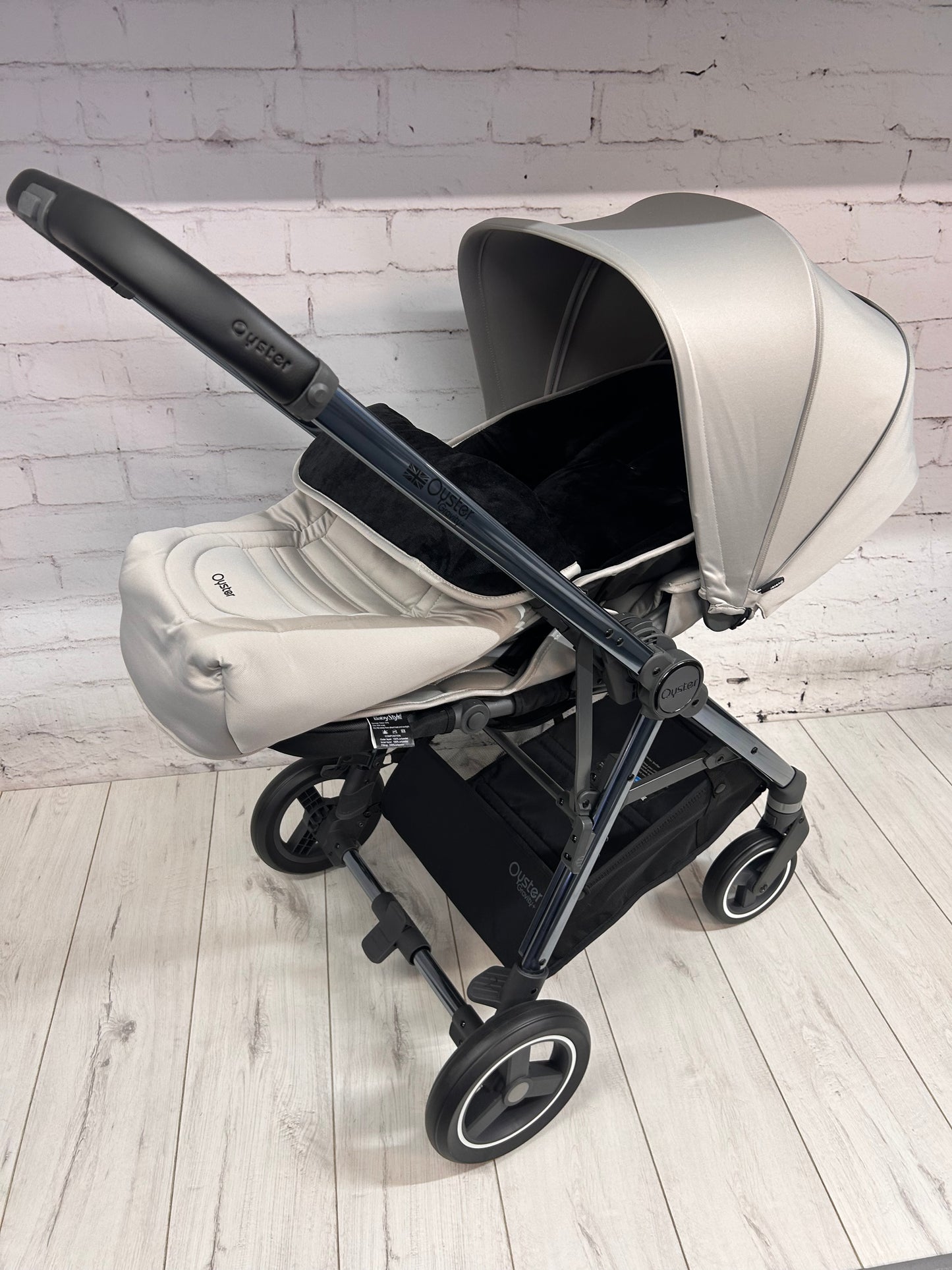 Babystyle Oyster Gravity+ 9 Piece Bundle - Stone ~ Ex display ~ Birmingham store