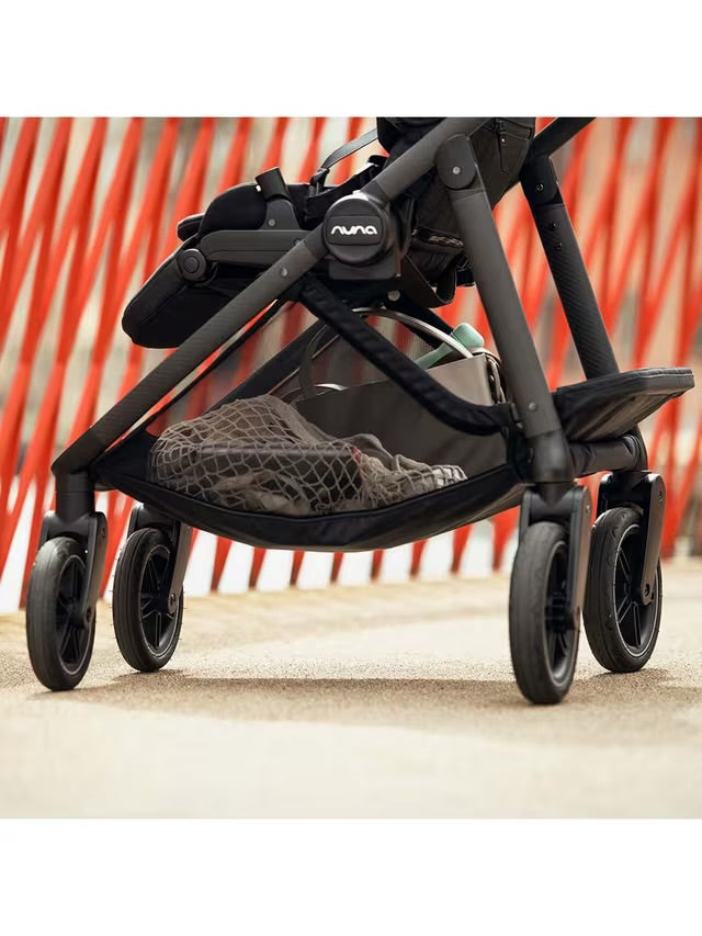 Nuna Swiv pushchair ~ Caviar ~ open box Birmingham store