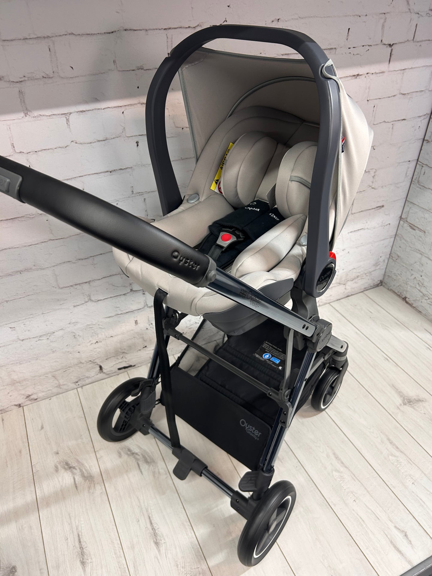 Babystyle Oyster Gravity+ 9 Piece Bundle - Stone ~ Ex display ~ Birmingham store