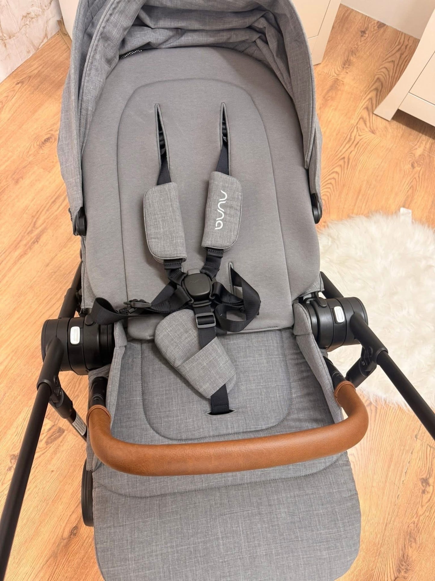 Nuna IXXA Next + PIPA Urbn Bundle in Granite Ex Display Birmingham Store