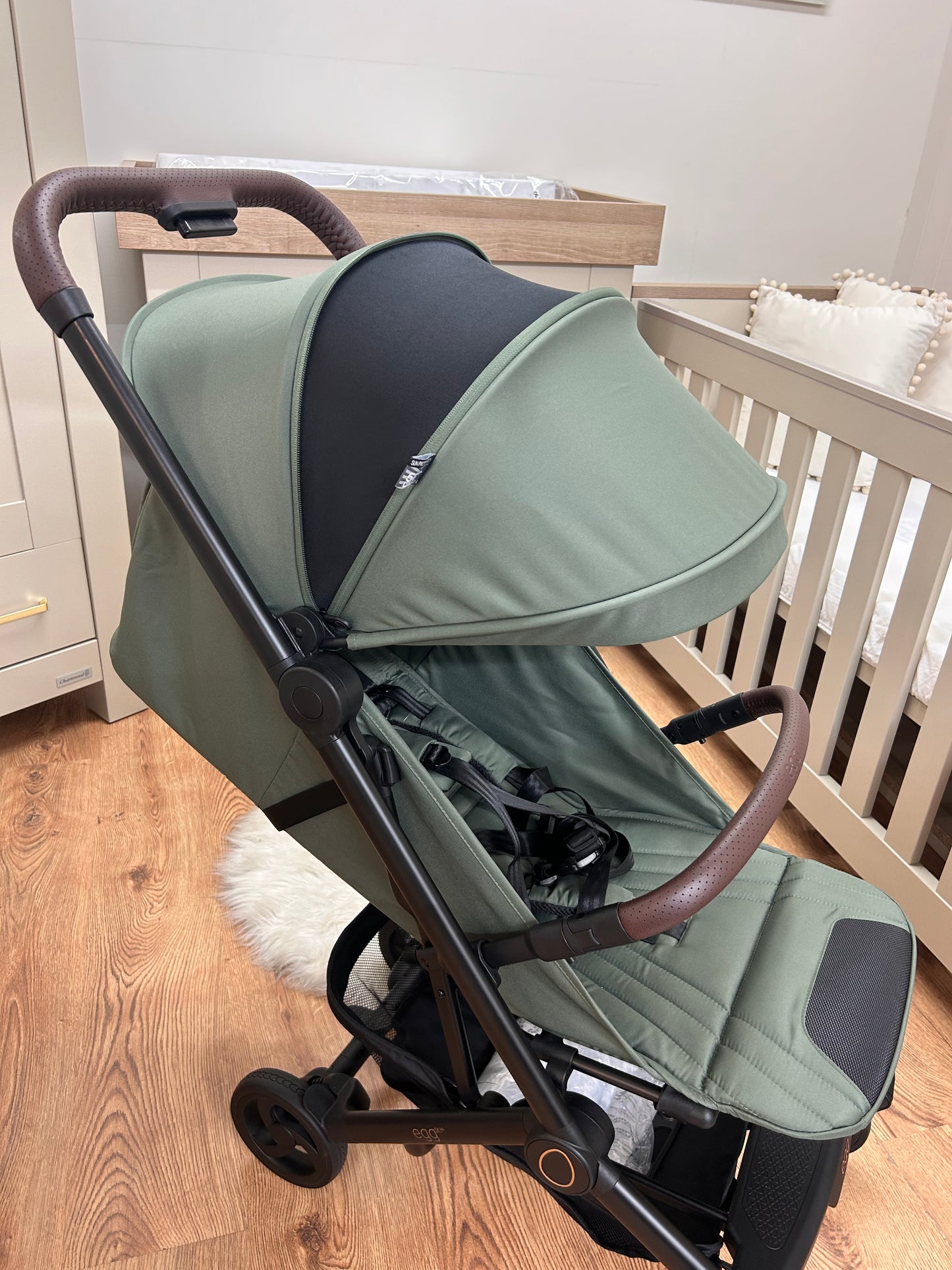 egg Sky® Stroller Green ~ ex display ~ Birmingham store