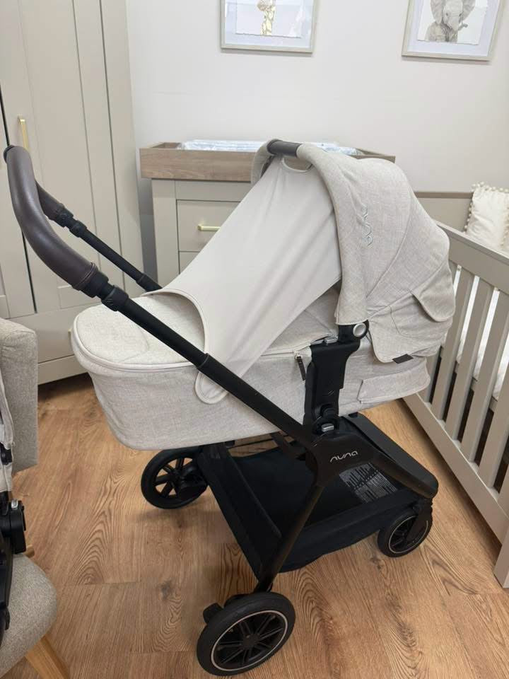 Nuna Triv Next bundle ~ Biscotti ~ ex display Birmingham store