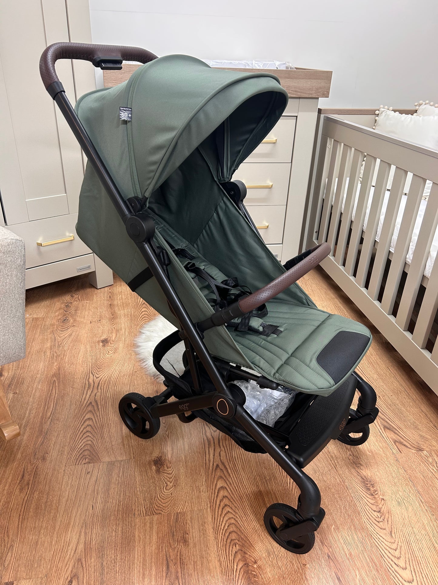 egg Sky® Stroller Green ~ ex display ~ Birmingham store