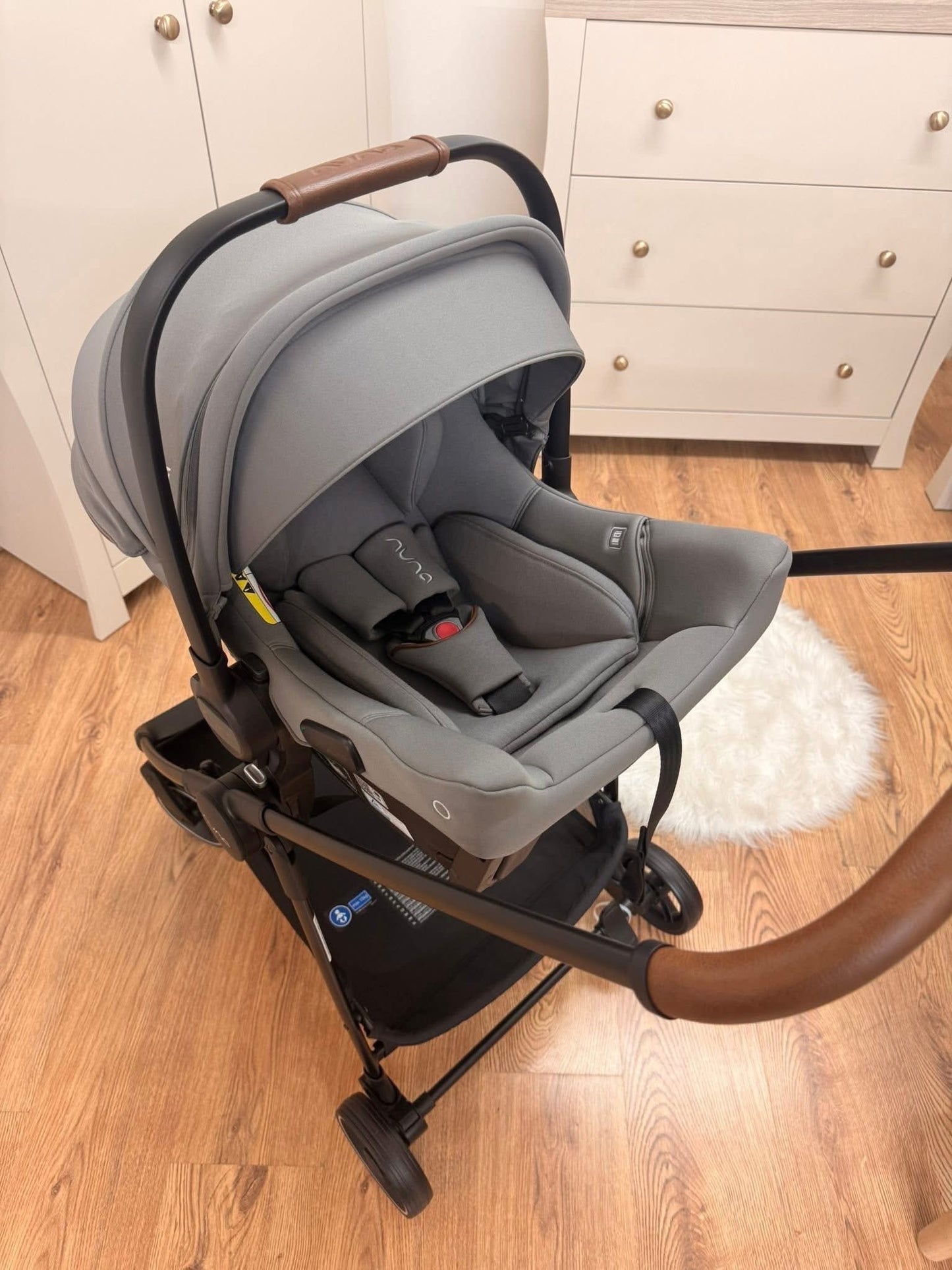 Nuna IXXA Next + PIPA Urbn Bundle in Granite Ex Display Birmingham Store