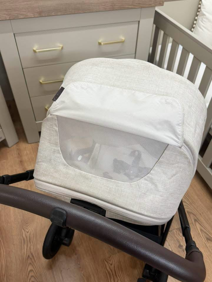Nuna Triv Next bundle ~ Biscotti ~ ex display Birmingham store