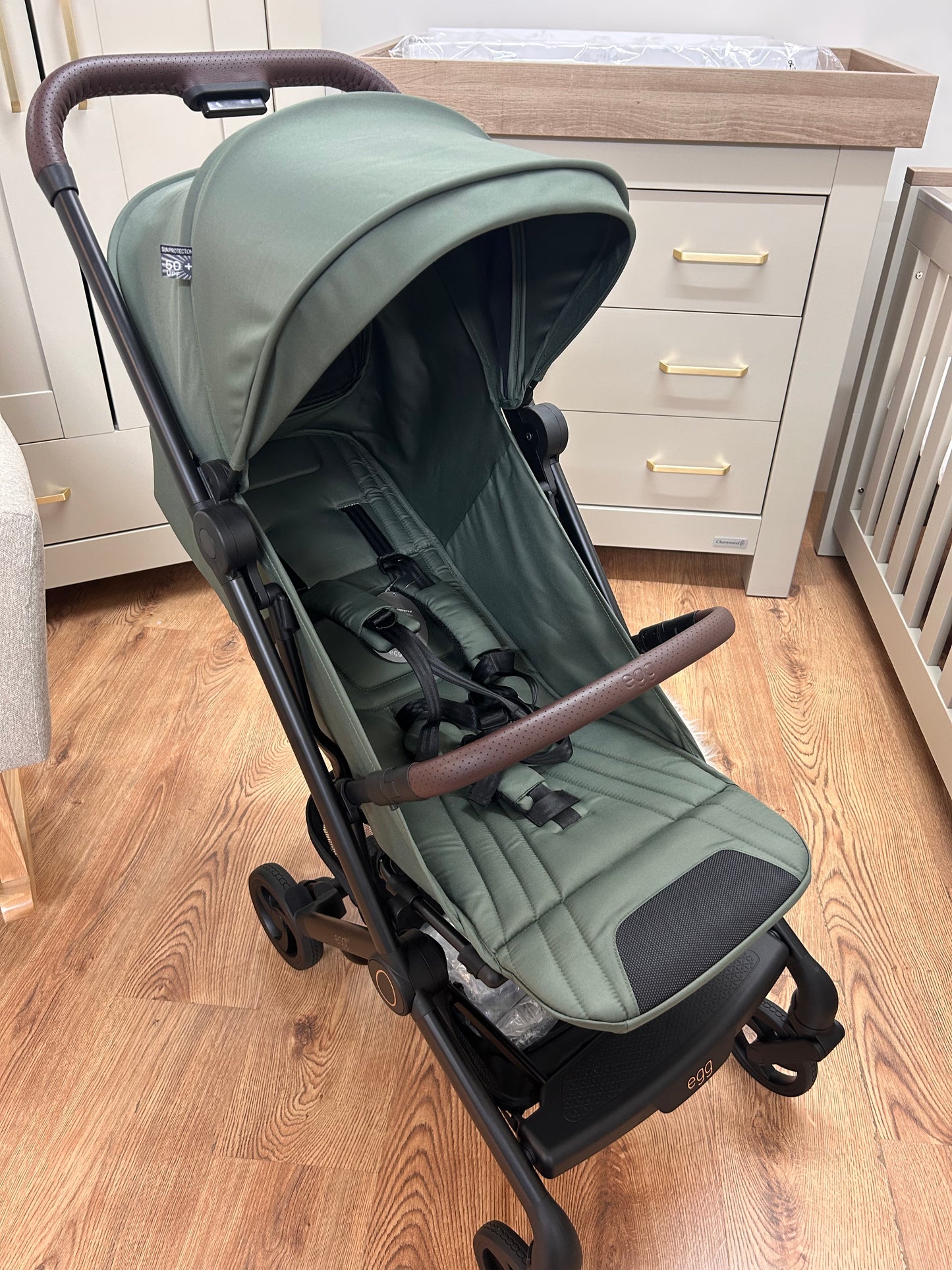 egg Sky® Stroller Green ~ ex display ~ Birmingham store