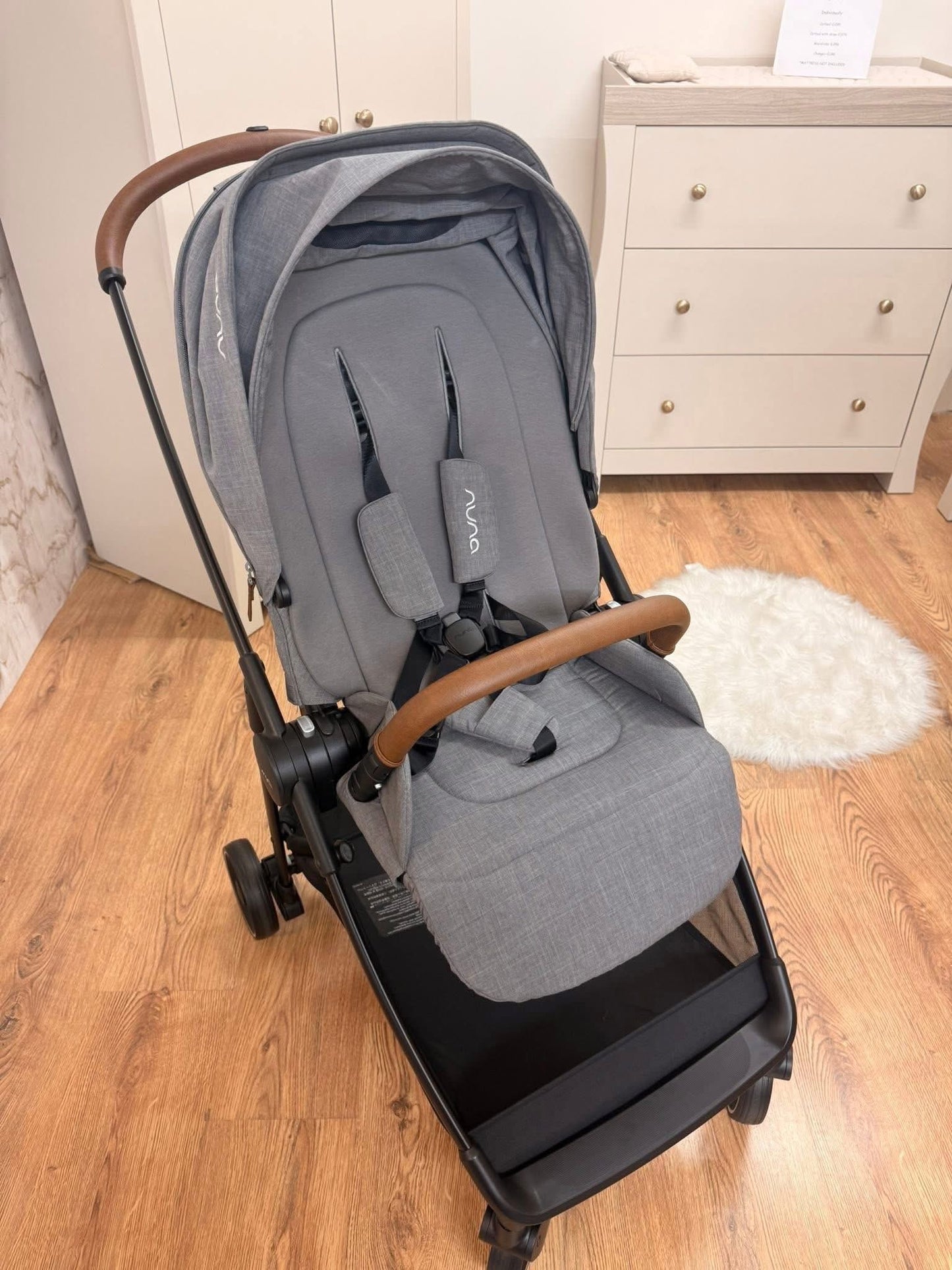 Nuna IXXA Next + PIPA Urbn Bundle in Granite Ex Display Birmingham Store