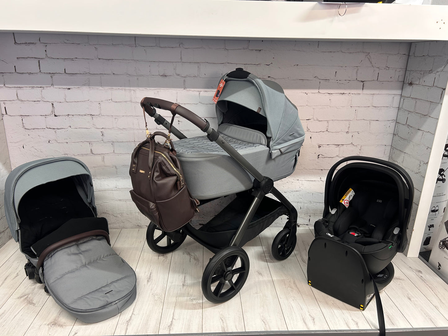 Baba Bing Raffi travel system ~ Ex display ~ Birmingham store