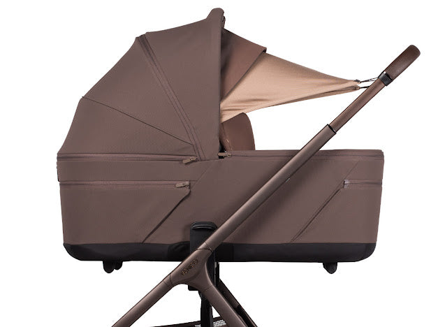 Venicci Tila Pram Essential Bundle Noce *Pre Order End Of May