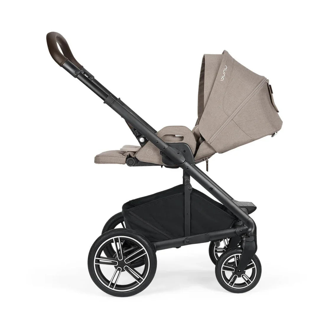 Nuna MIXX Next Pushchair, MIXX Next Carrycot, ARRA Flex Car Seat and BASE Curv Bundle, Chateau