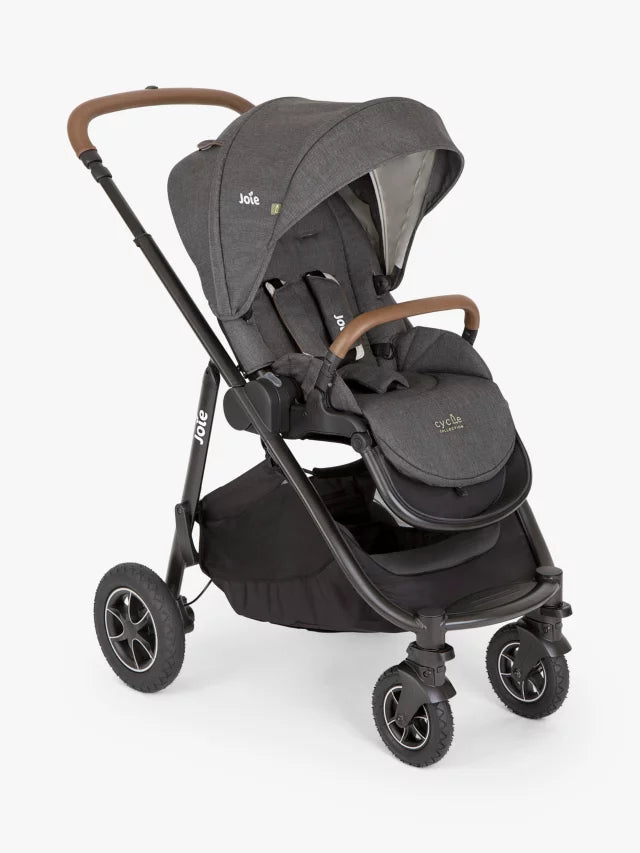 versatrax™ trio
Pram, infant carrier and carry cot