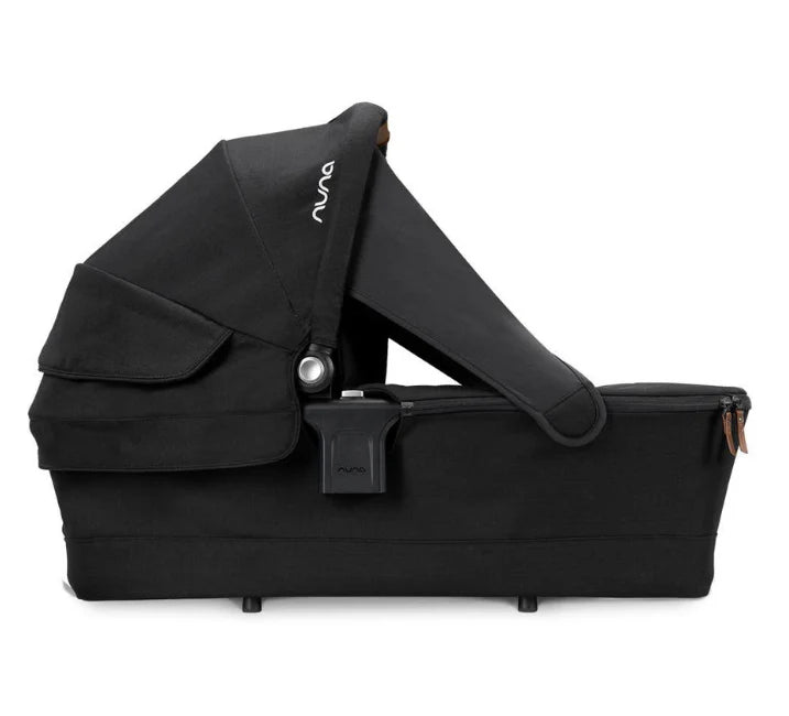 Nuna Triv Carrycot Caviar Ex display