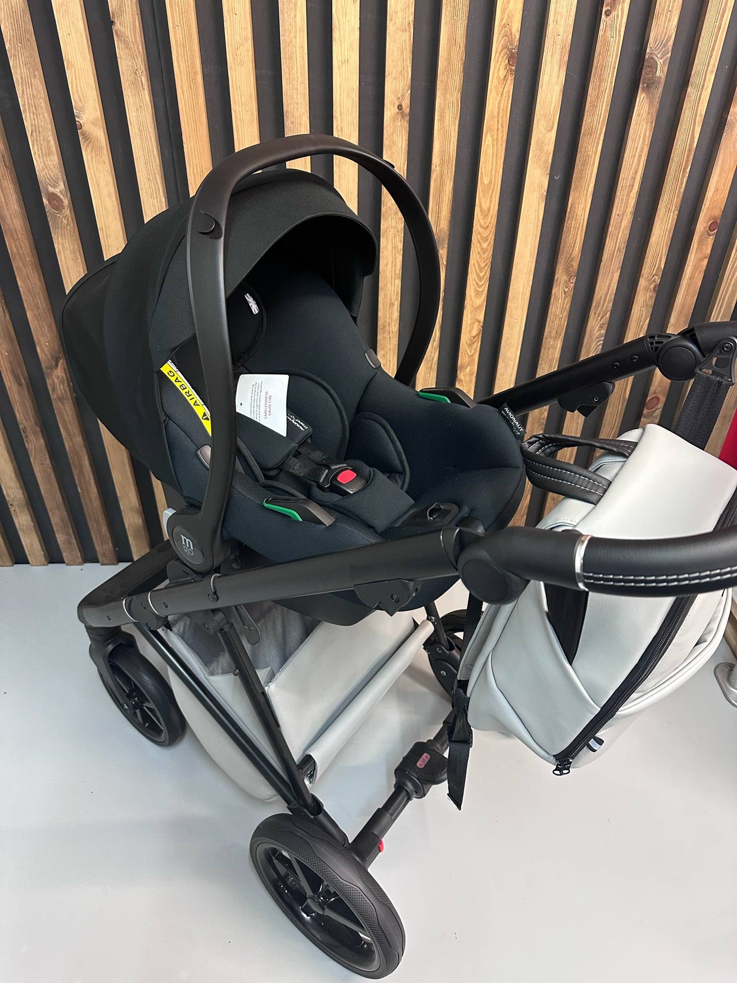 Mee-Go Milano Evo 3in1 Travel System Stone Grey Ex Display