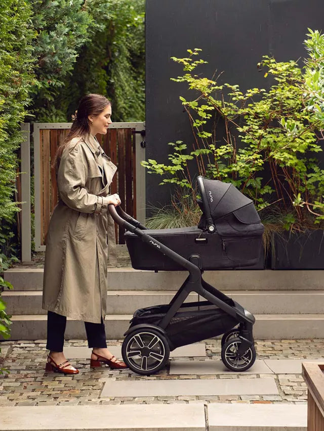 Nuna Demi Next Pushchair, Carrycot and Accessories with PIPA Next Car Seat Bundle, Caviar