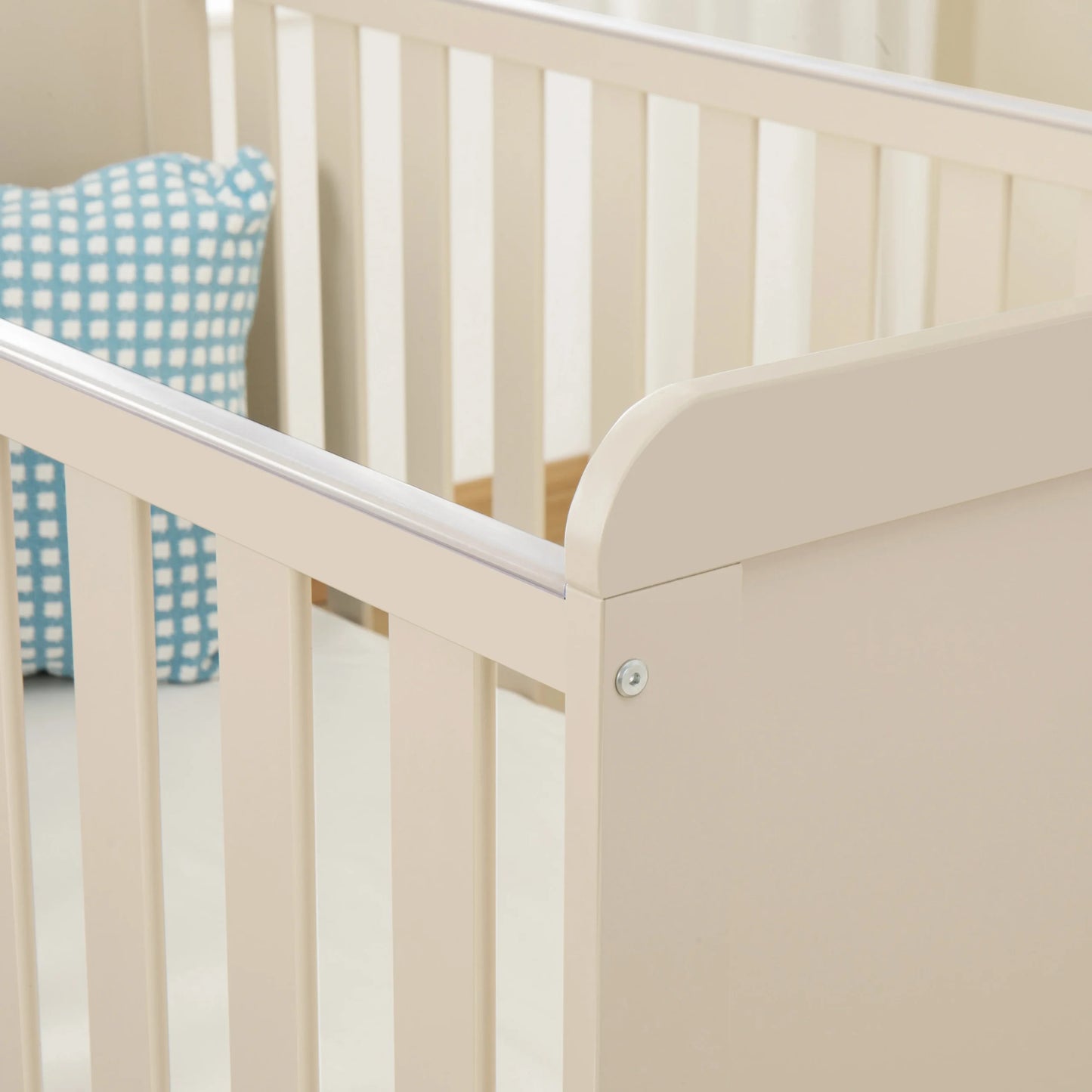 Babymore Caro Urban Cot Bed Cashmere