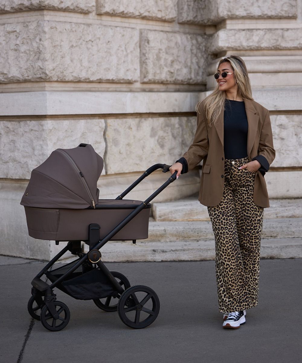 Venicci Upline 2 Travel System With Tiago 360 Car Seat & Isofix Base Brownie *Instore only