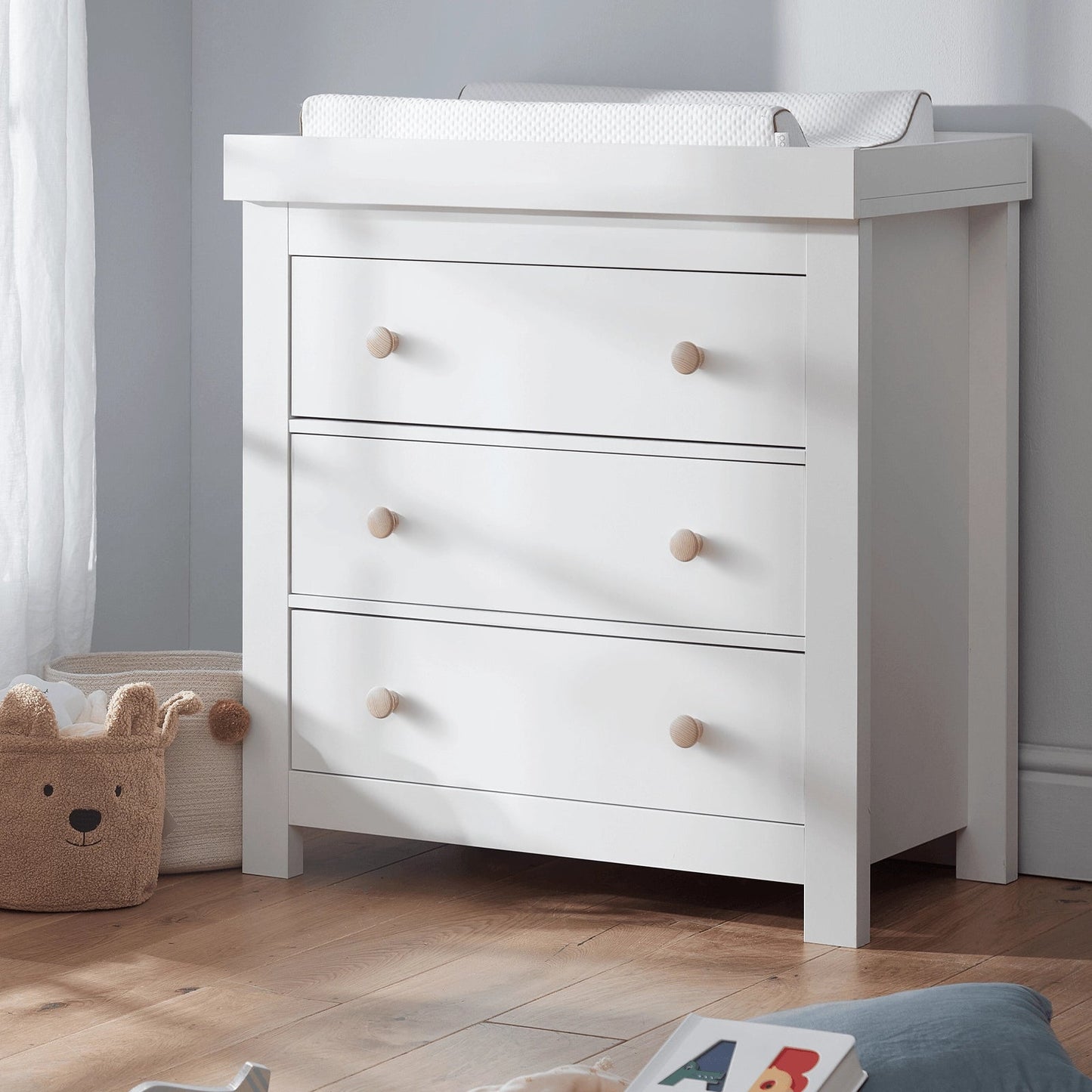 Cuddle Co Aylesbury 3 Piece Nursery Furniture Set (Cot Bed, Dresser & Wardrobe) - White & Ash