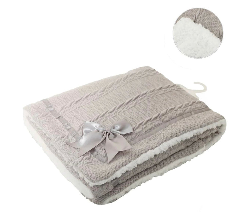 Soft Touch Cable knitted bow blanket - Grey