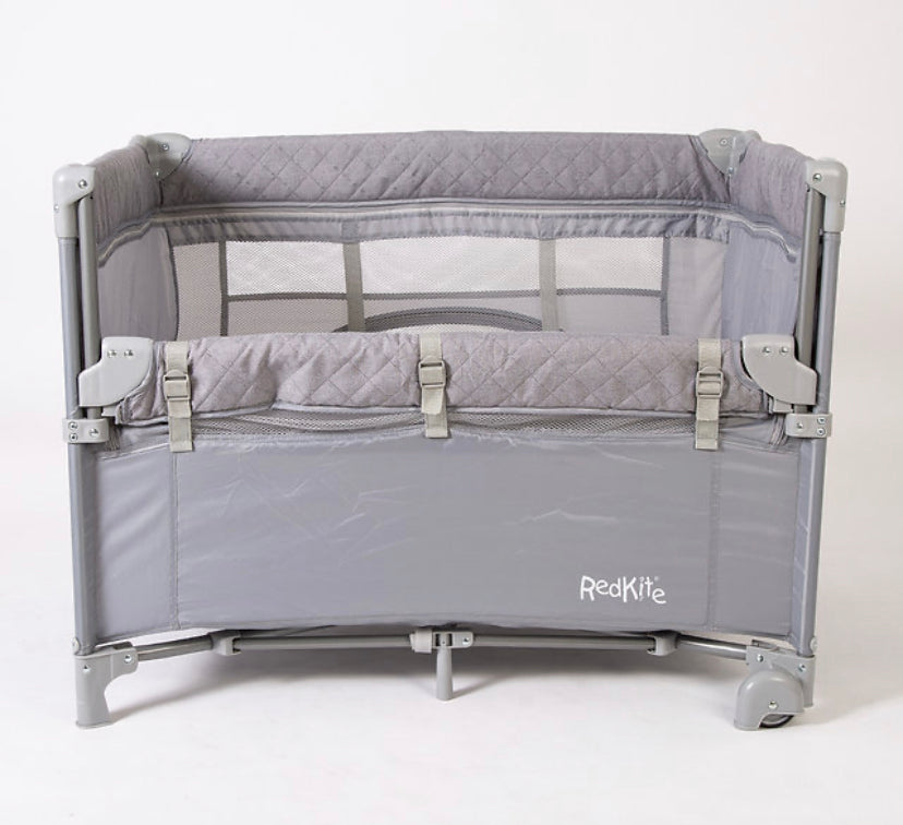 Dreamer Bedside Crib with Newborn Bassinette