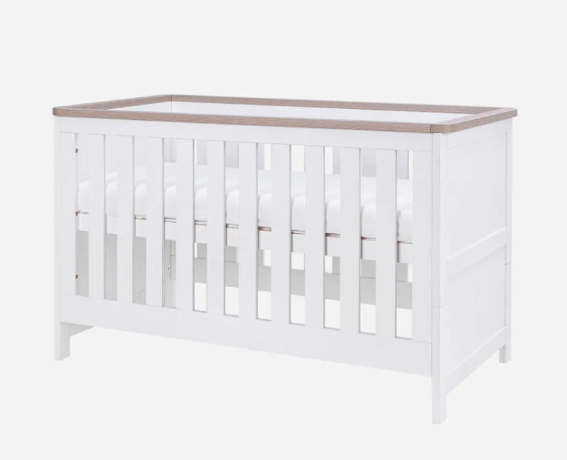 Tutti Bambini Verona Cot Bed-White / Oak