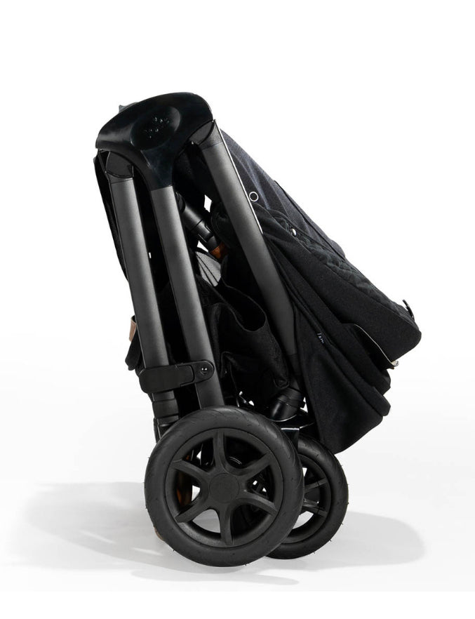 Joie Signature Finiti + Ramble Carrycot - Eclipse