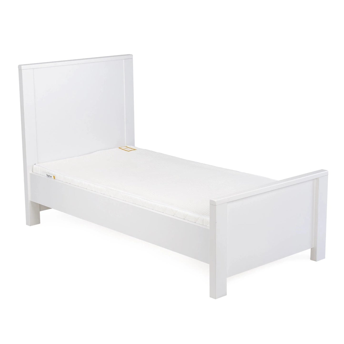 Cuddle Co Aylesbury 3 Piece Nursery Furniture Set (Cot Bed, Dresser & Wardrobe) - White