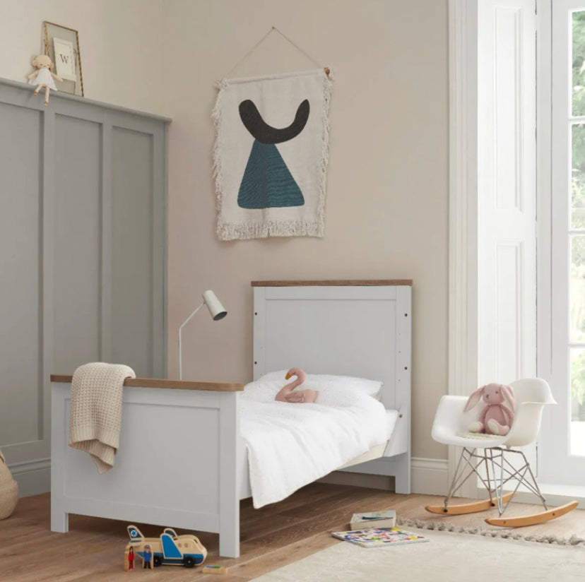 Tutti Bambini Verona Cot Bed-White / Oak